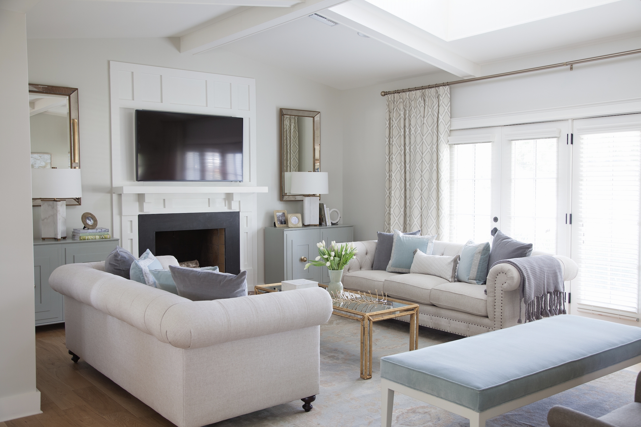 More traditional living room idea