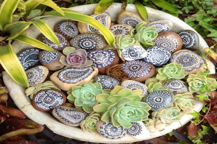 paint for garden rocks