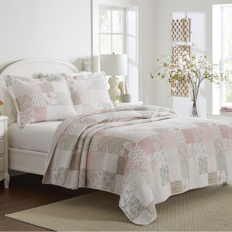 Patchwork Pretty Bedding