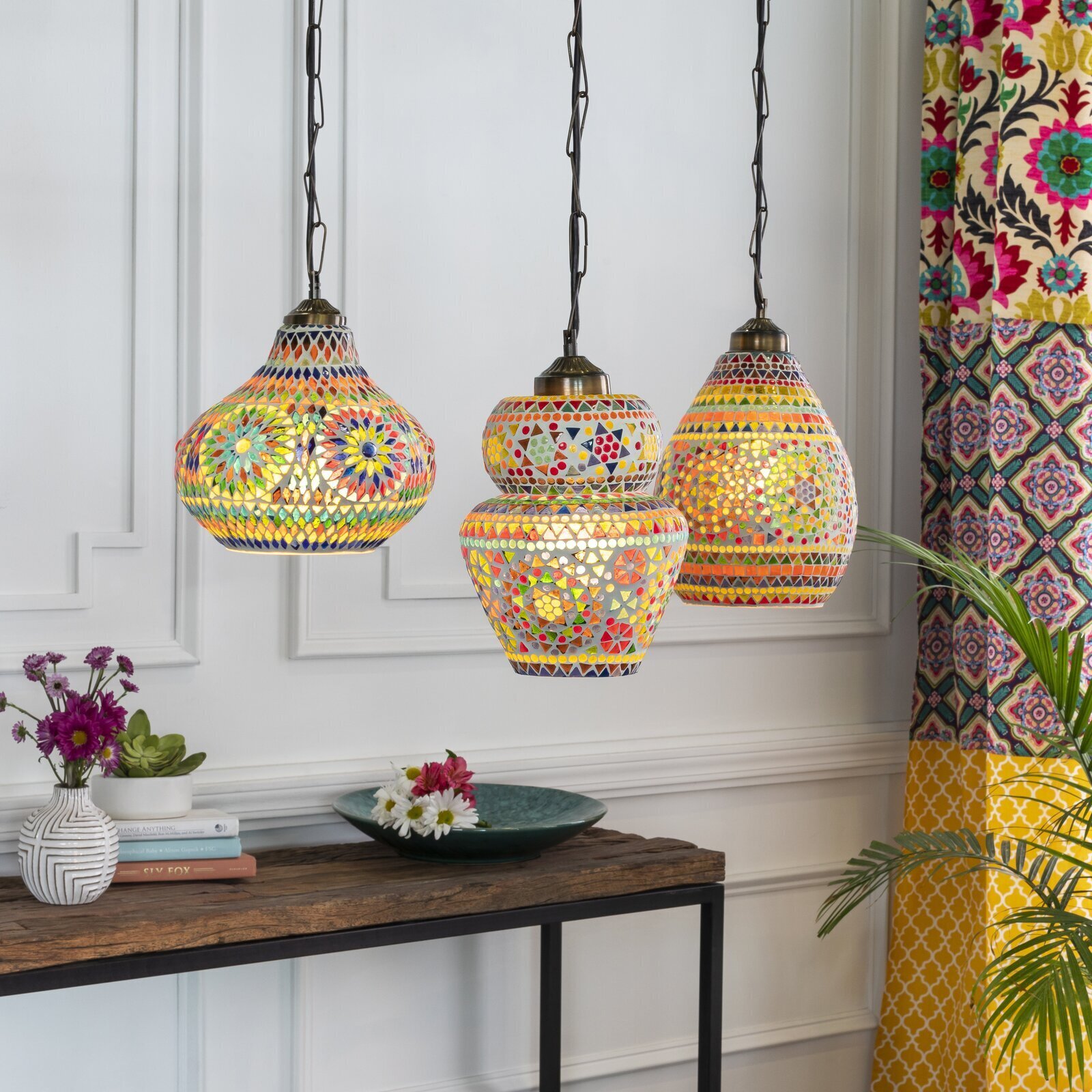 Patterned novelty pendant