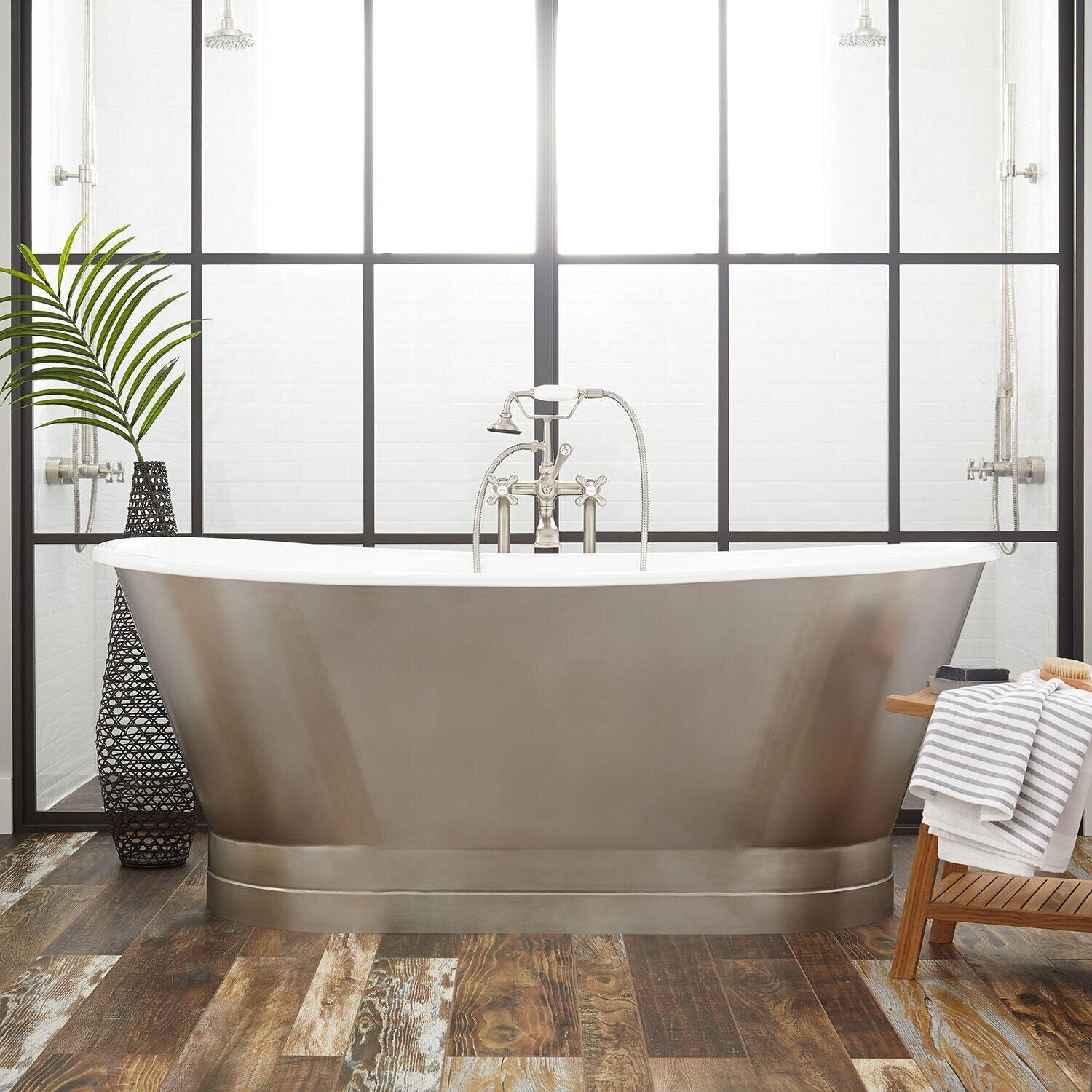 Pedestal cast iron soaking tub