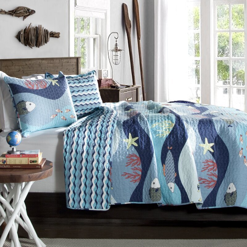 Playful ocean theme quilt set