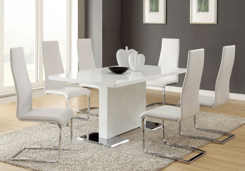 Sanisha 6 - Person Dining Set