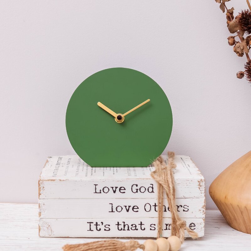 Sleek and Stylish Mantel Clock