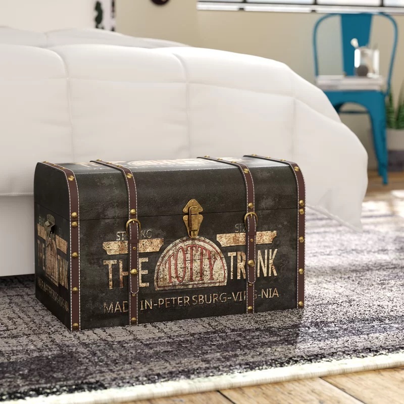 Slogan Old Chest Trunk
