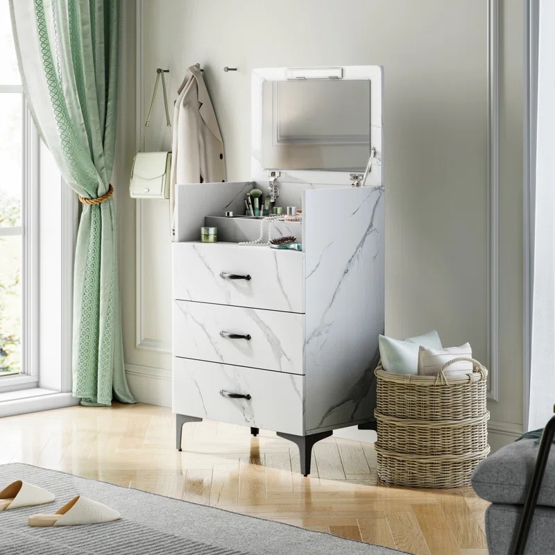 Small Dresser with Mirror Hutch