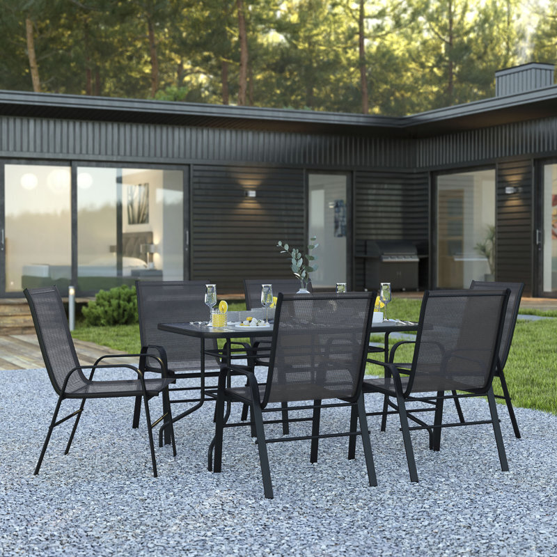 Stacking outdoor furniture without cushions