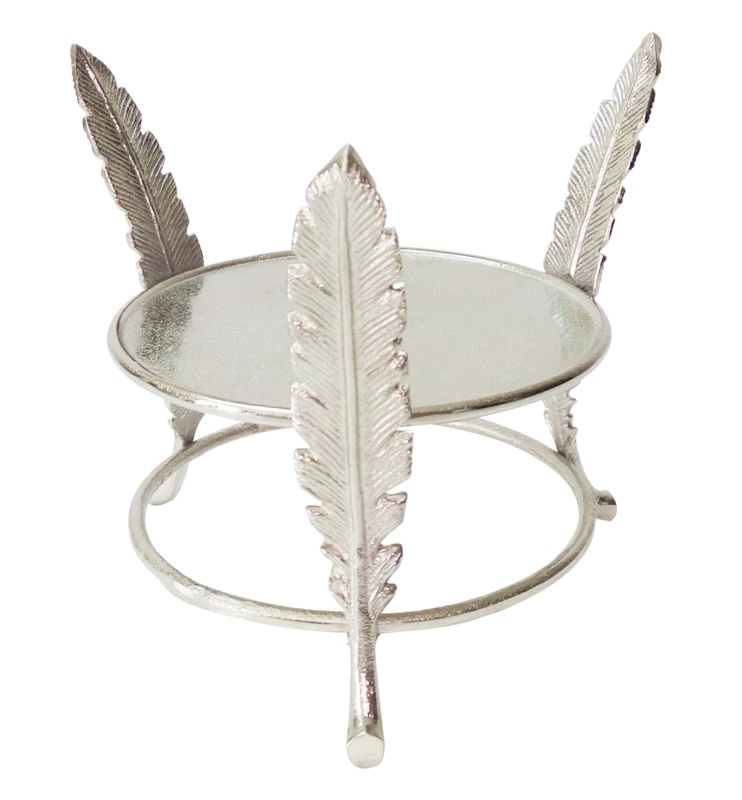 Three-Leaf Pillar Metal Candlestick