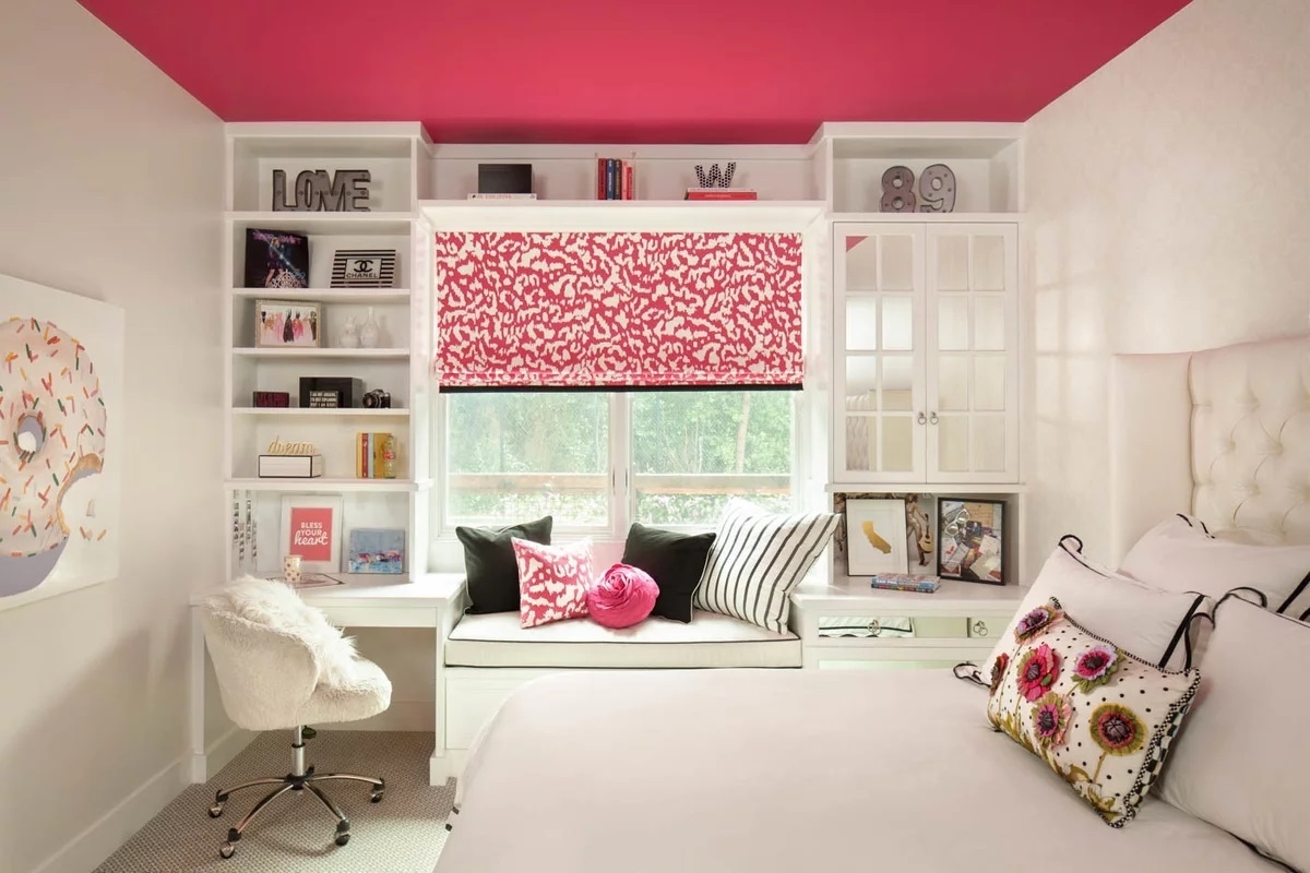 Traditional Teen’s Room for Girls