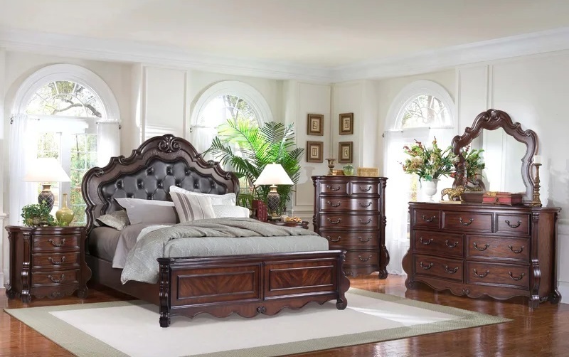 Tufted Old World Estate Bedroom Set