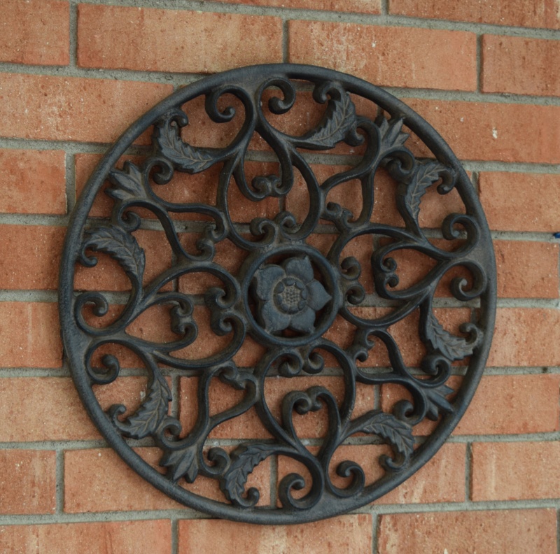 Twining Open Leaf Wall Décor