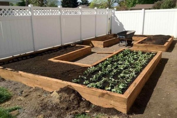 U-Shaped Raised Garden Bed Plans