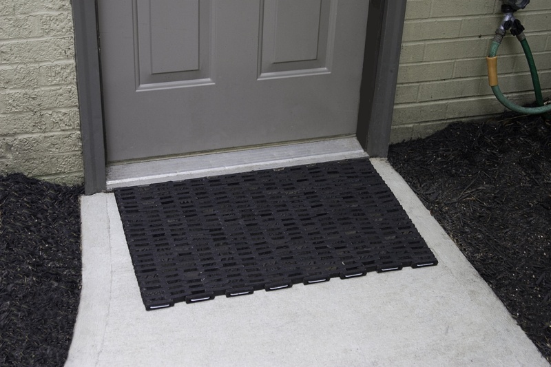 Venegas Outdoor Door Mat