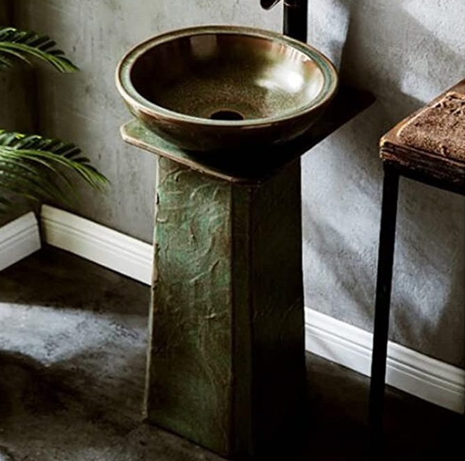 Versatile Pedestal Sink