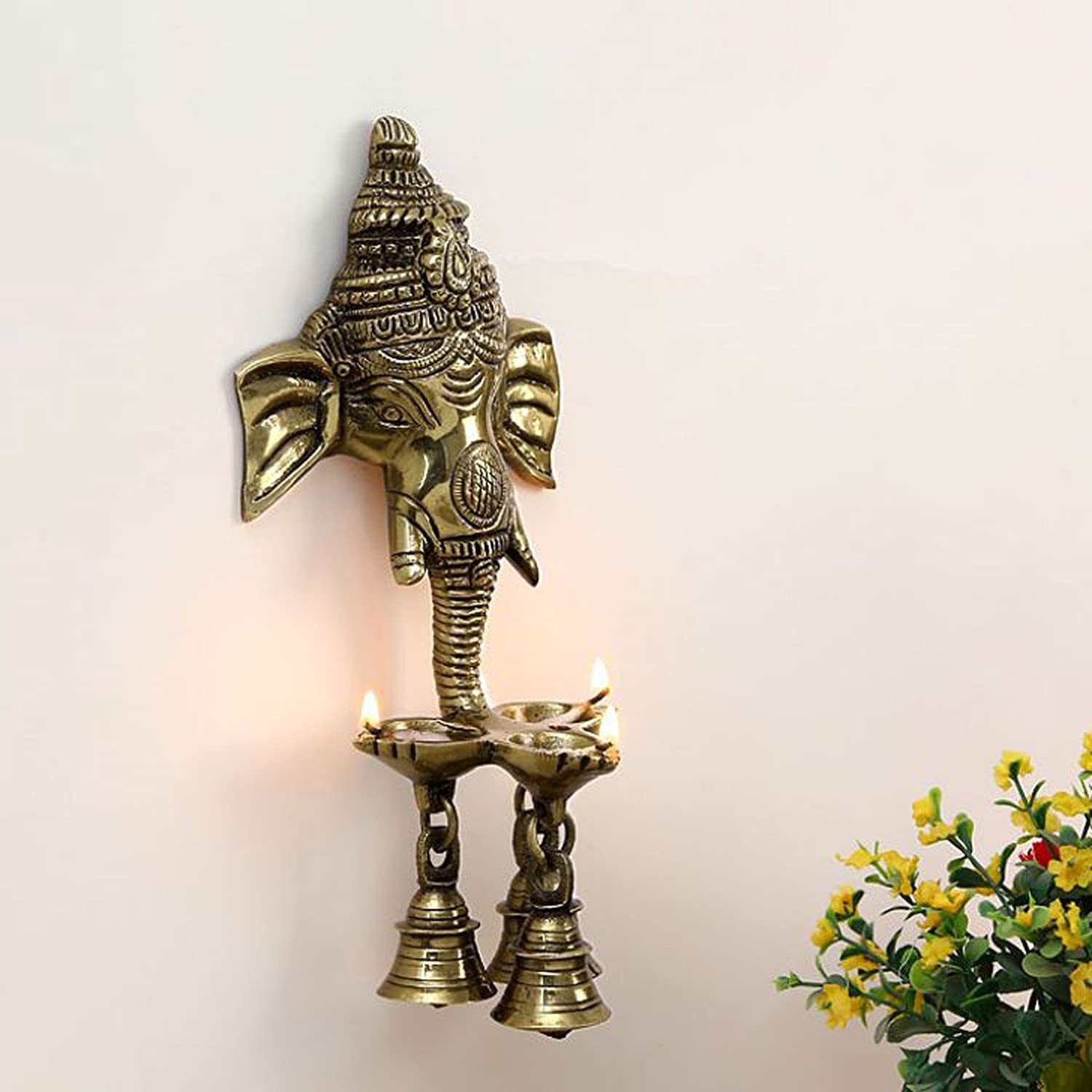 Wall hanging oil lamp