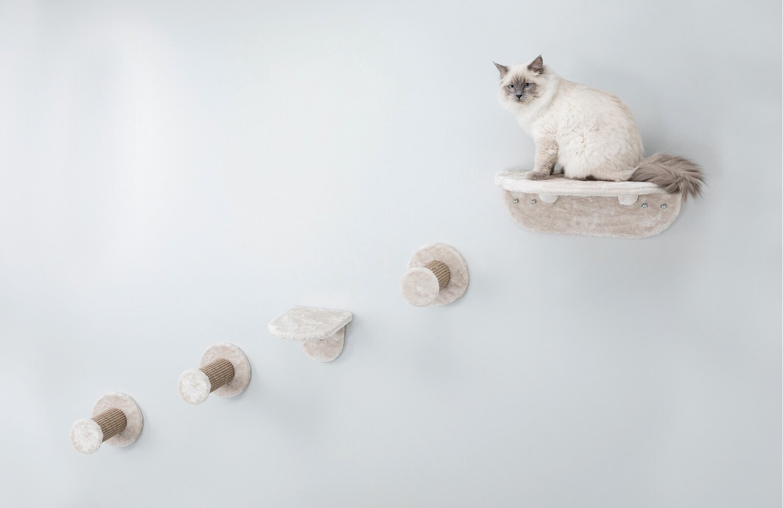 Wall mounted sisal cat tree