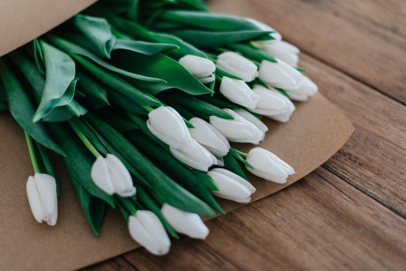 white mothers day flowers