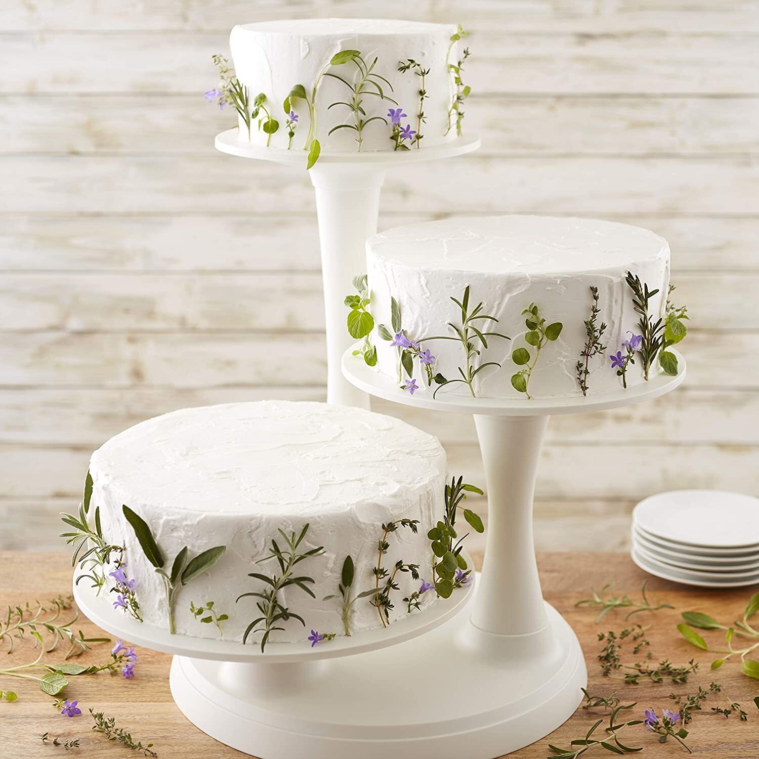 White Simple Pie Display Stand