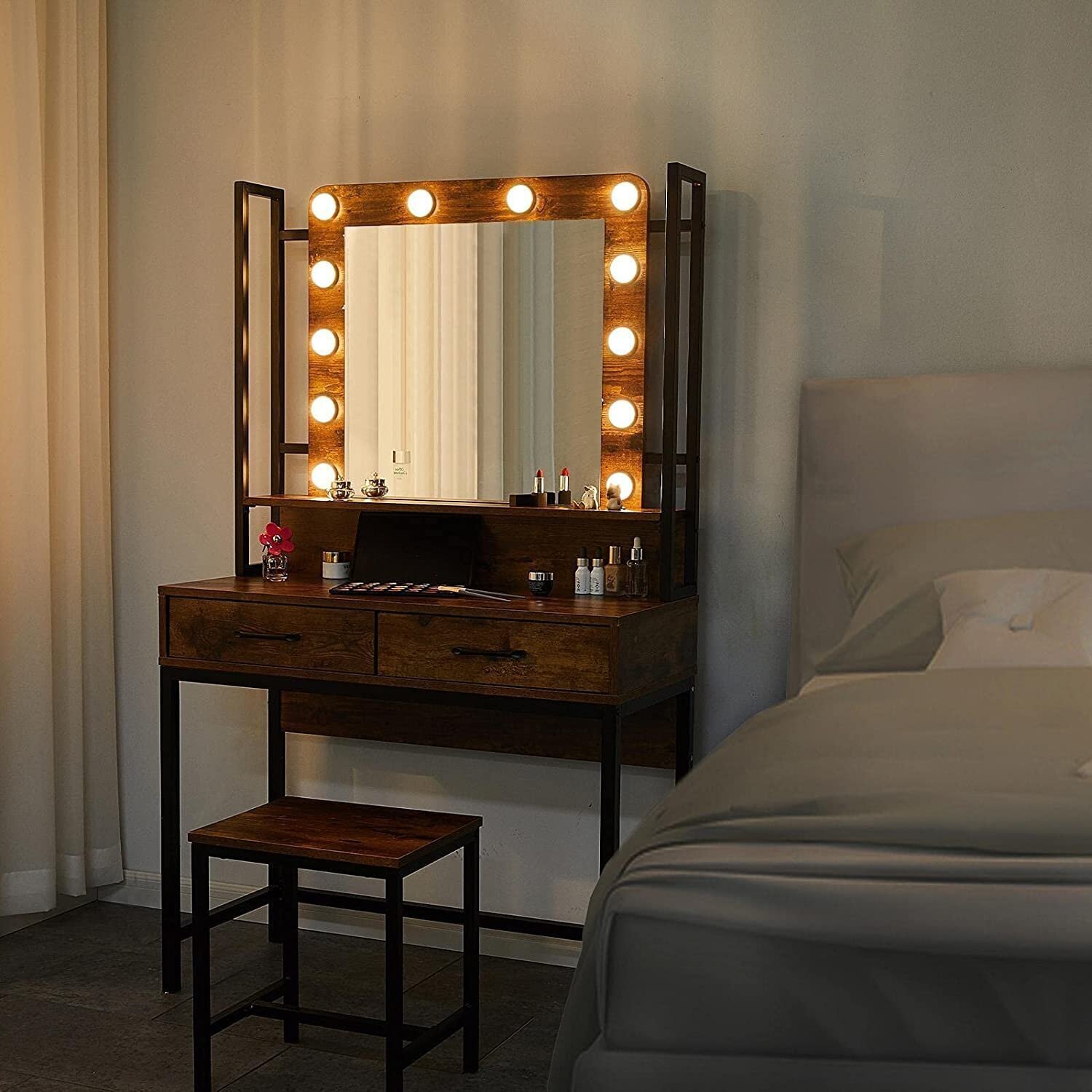 Wooden dressing table with drawers and mirror 