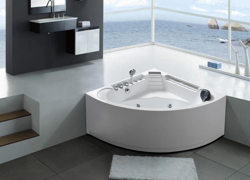 Freestanding Corner Bathtub