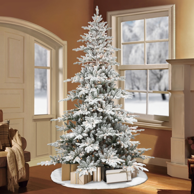 Artificial Christmas Tree with Hinged Branches