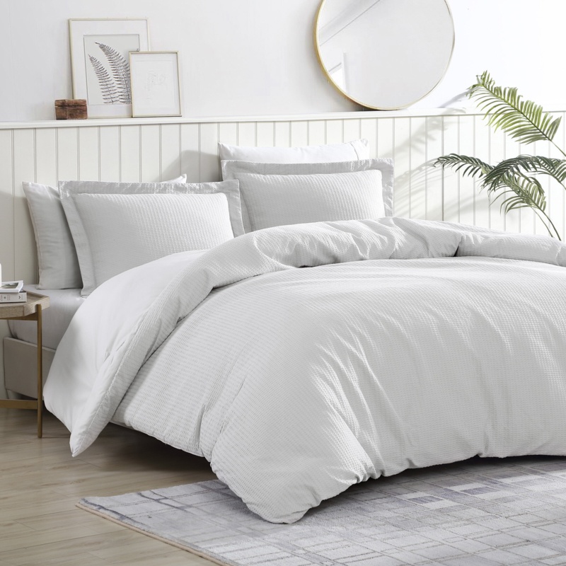 Amabilia Pierce Comforter Set