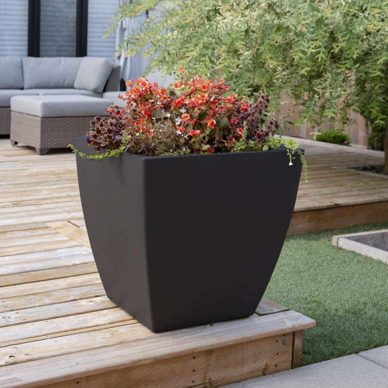 Amiko Self-Watering Resin Pot Planter