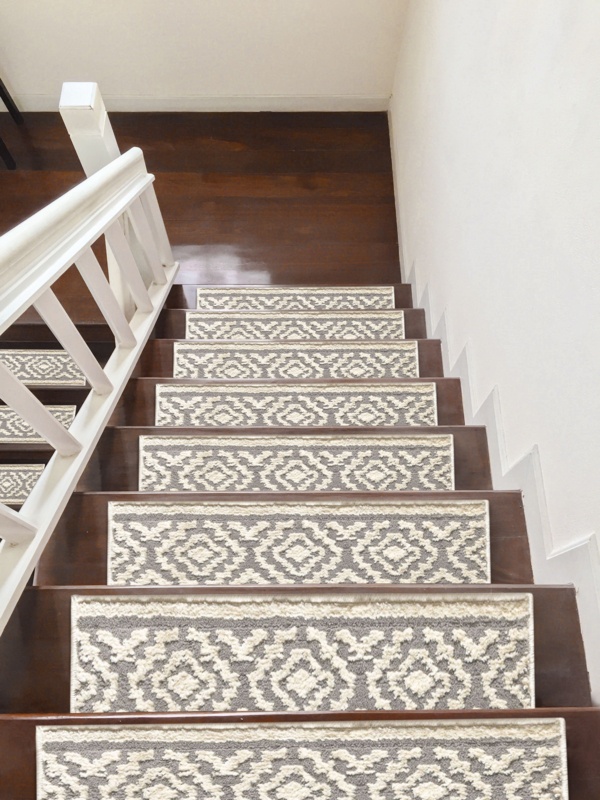 Bevel Stair Treads for Wooden Steps White/Gray Shag Stair Rugs Machine Washable with Rubber Backing