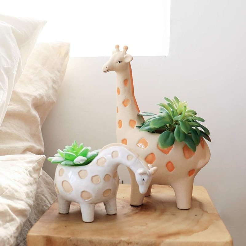 Ceramic Head-Raised Goat & Sandy Gravel Pot Set