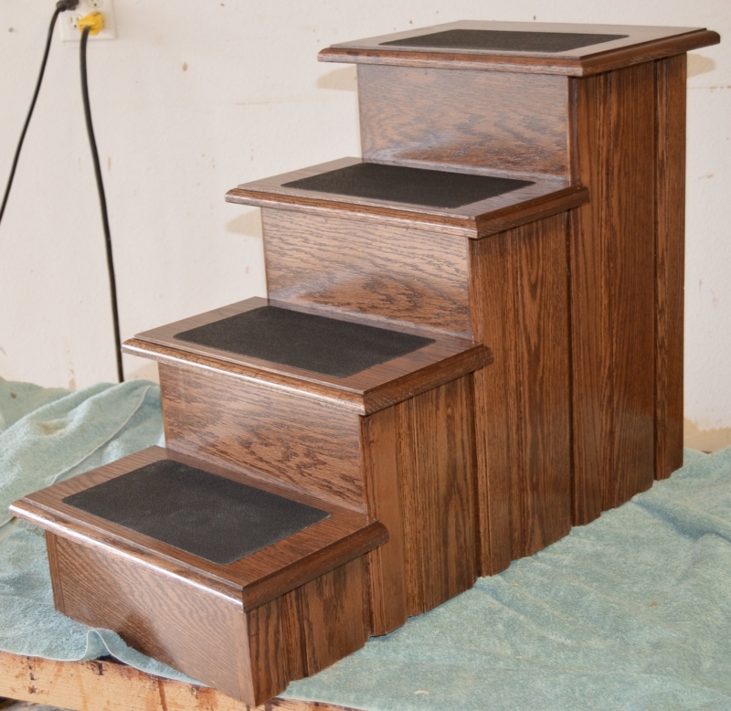 Raised Panel Dog Steps with Non-Slip Treads