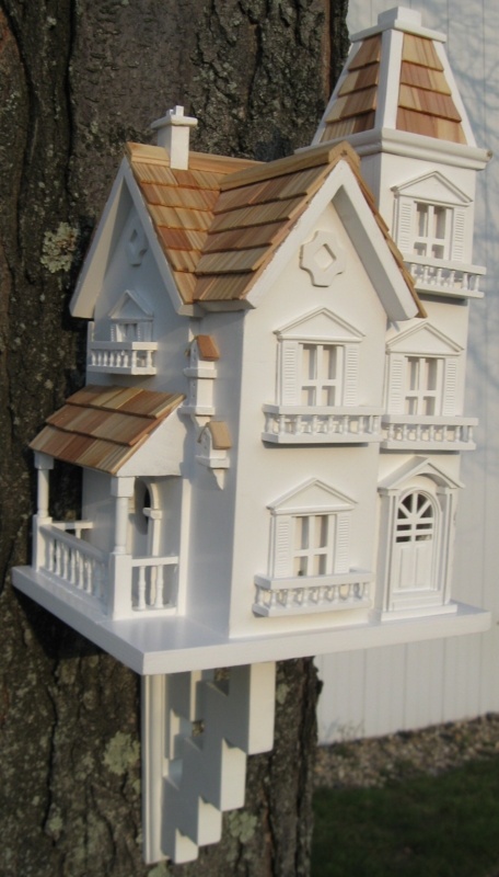 Classic Series Victorian Manor 15 in x 10 in x 9 in Birdhouse