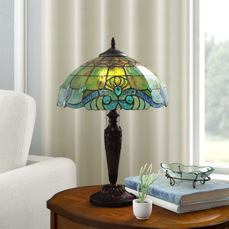 Tiffany-Style Table Lamp with Scalloped Edges