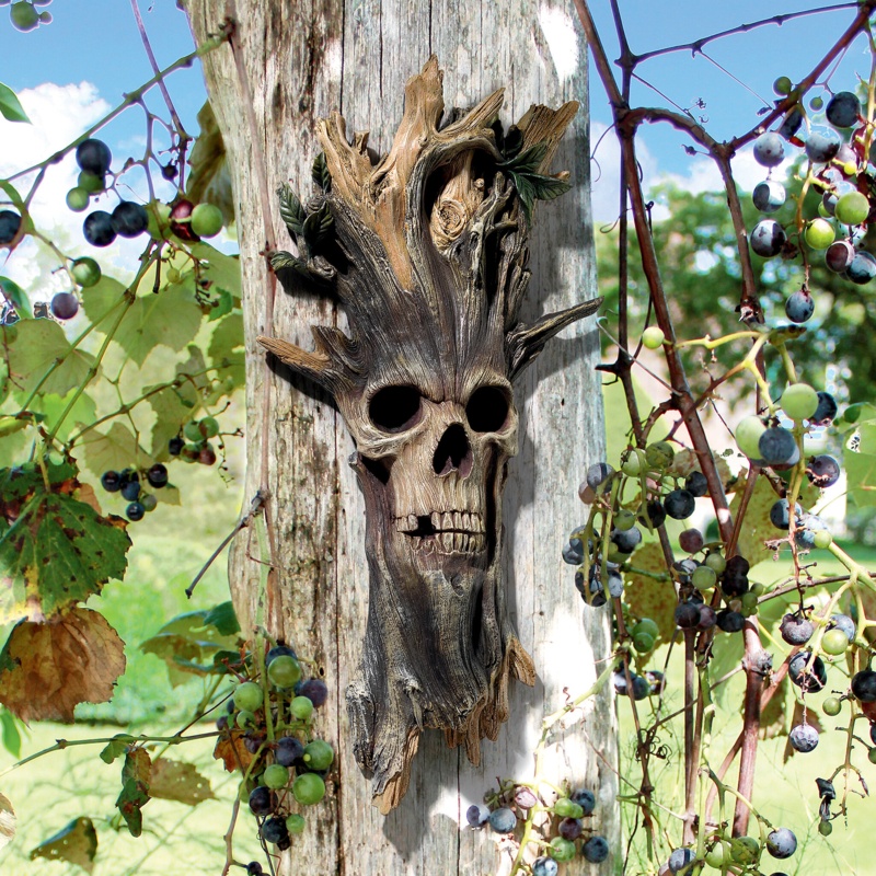 Faces in the Trees Evil Tree of Knowledge Wall Décor