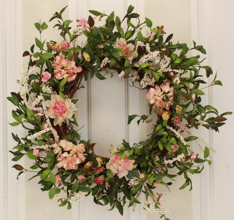 Faux Berry Silk 22'' Wreath