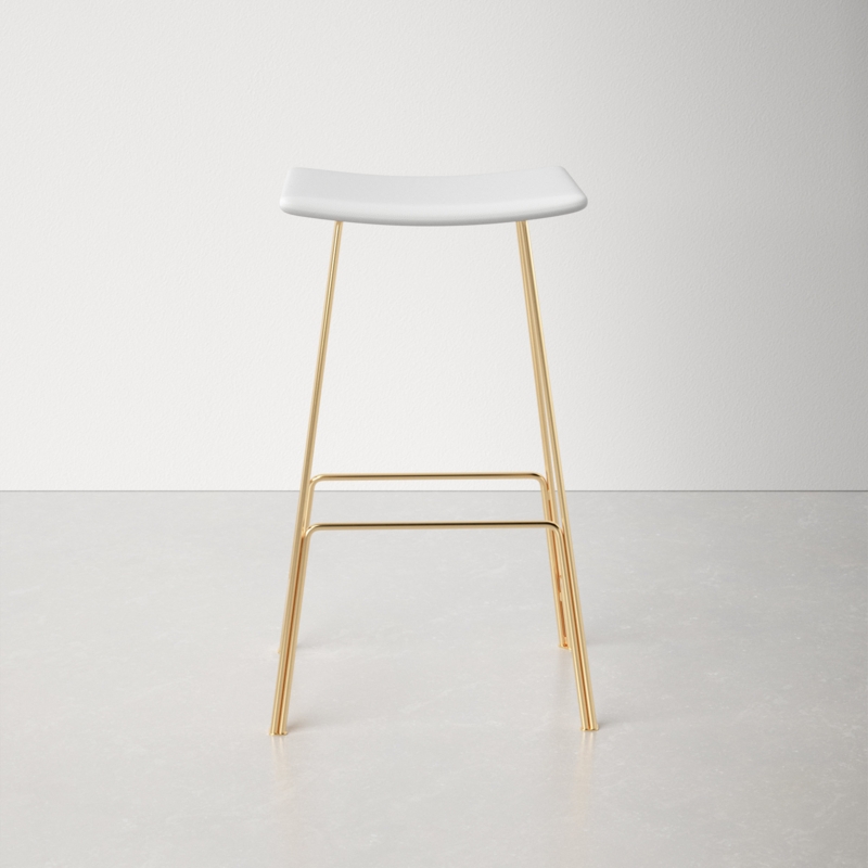Ergonomically Arched Saddle Seat