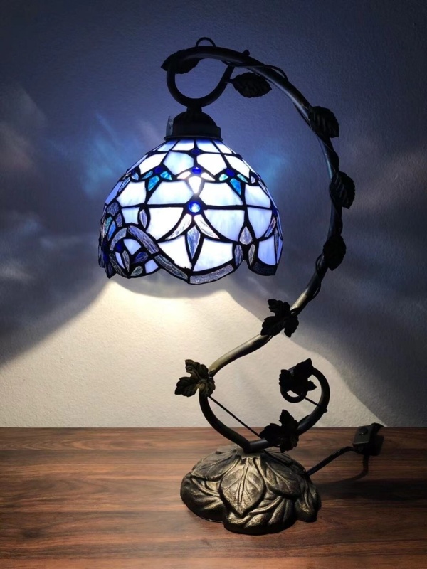 Glison Resin Table Lamp