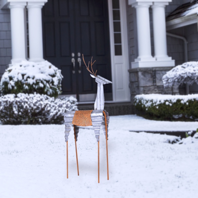 Grazing Lawn Art/ Figurine