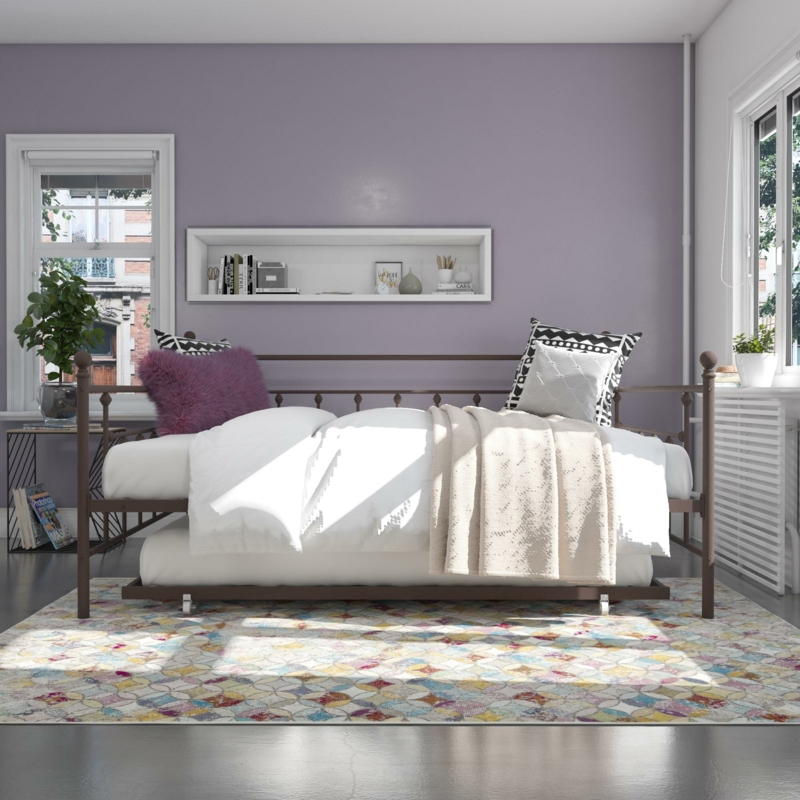 Daybed with Pull-Out Trundle