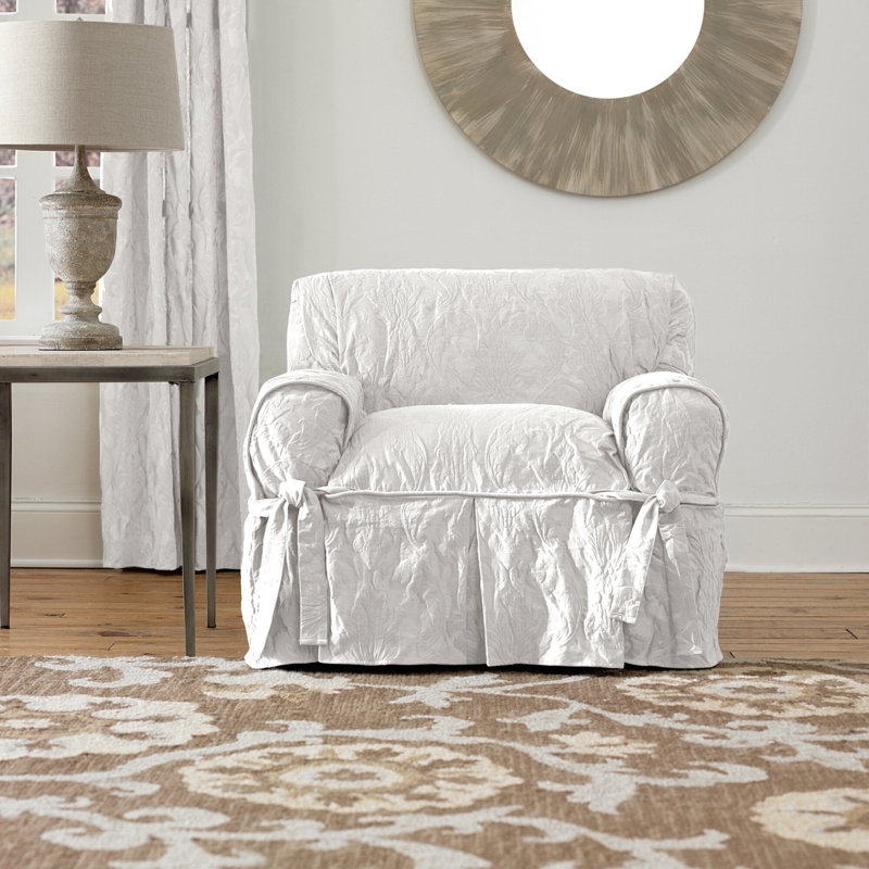Classic Damask Pattern Upholstery-Weight Matelassé