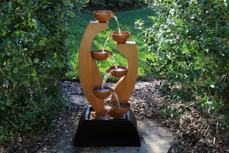 Metal Harden Floor Fountain