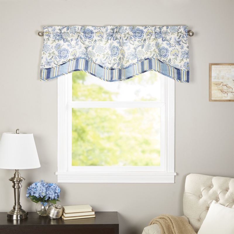 Navarra Floral Scalloped 52'' Window Valance