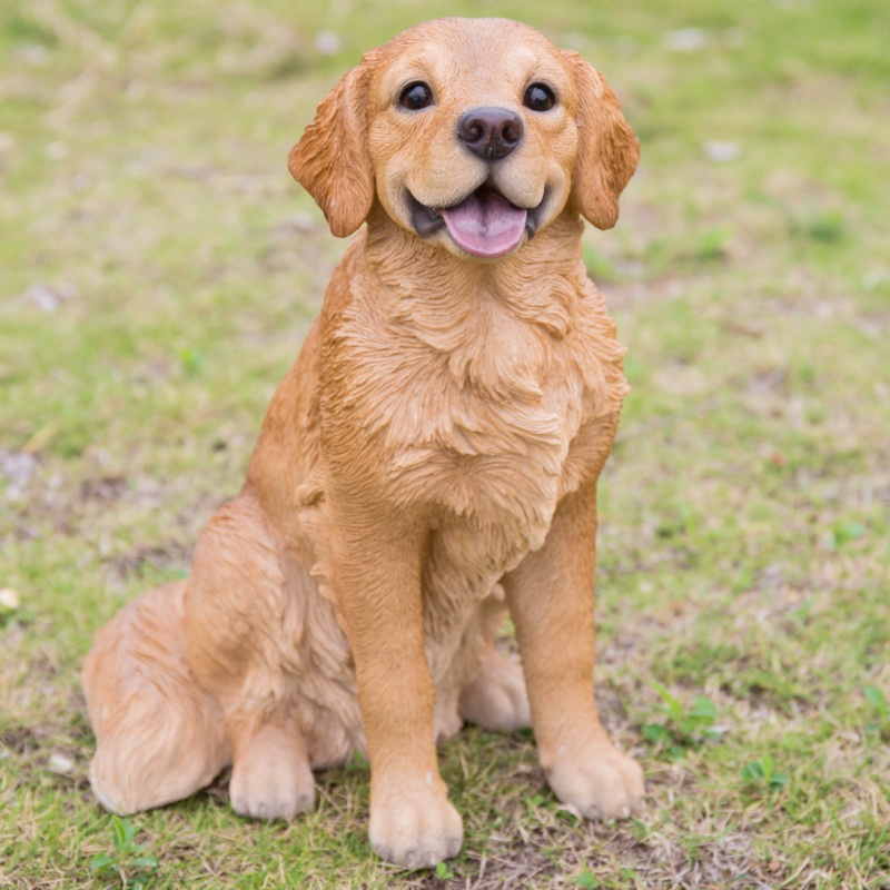 Sitting Golden Retriever Statue