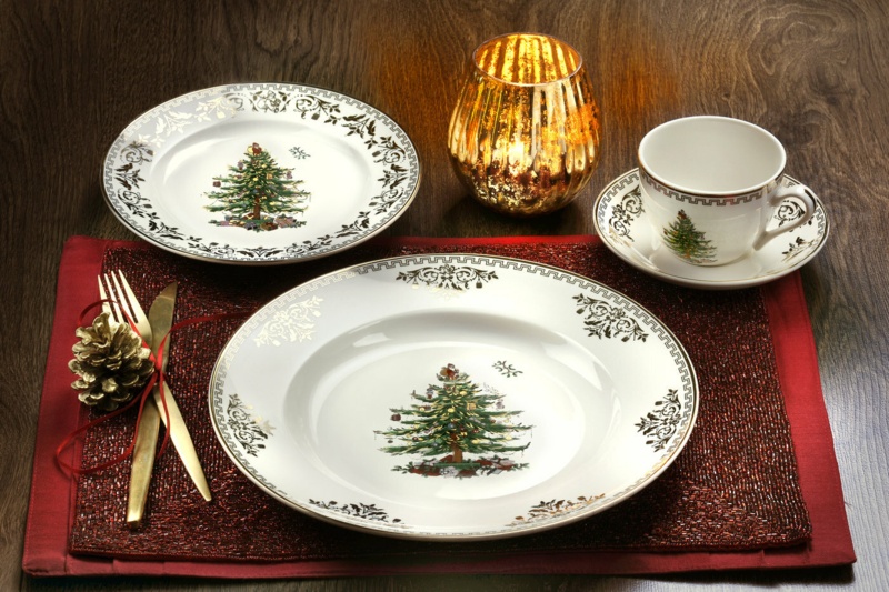 Spode Christmas Tree Gold Porcelain China Dinnerware Set