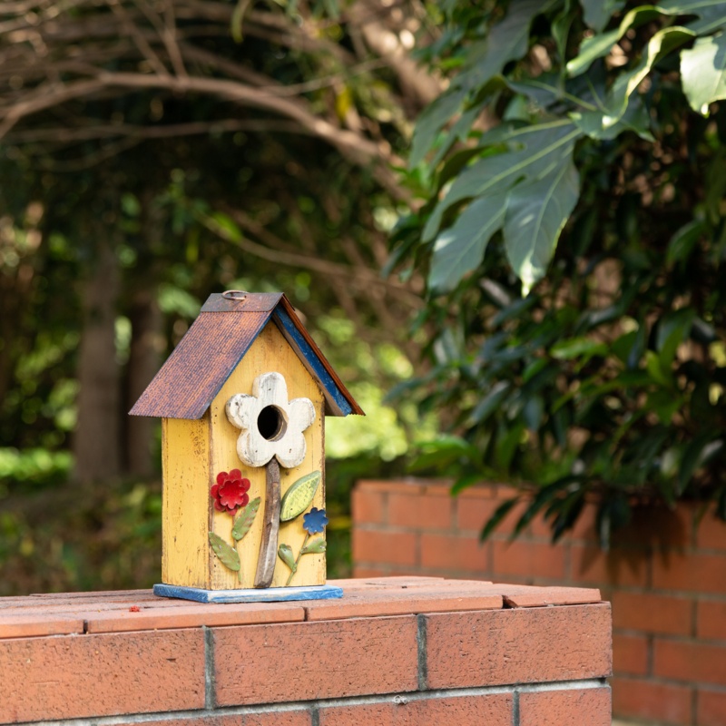 Strader Hanging Flower 10 in x 4 in x 6 in Birdhouse