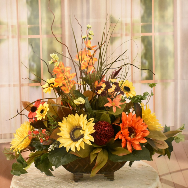 Sunflower Centerpiece in Vase