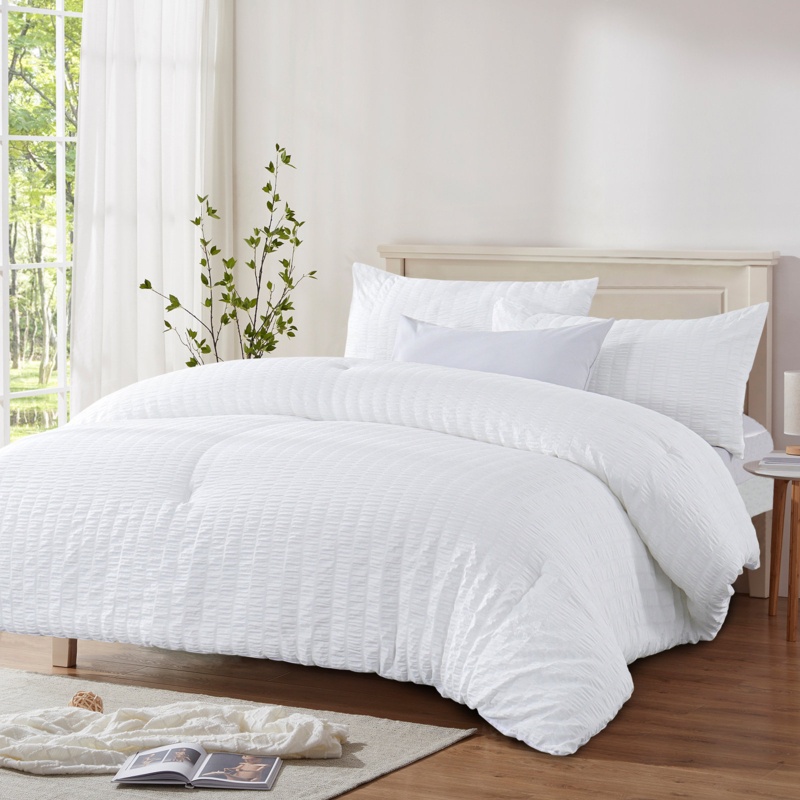 Suniya Comforter Set