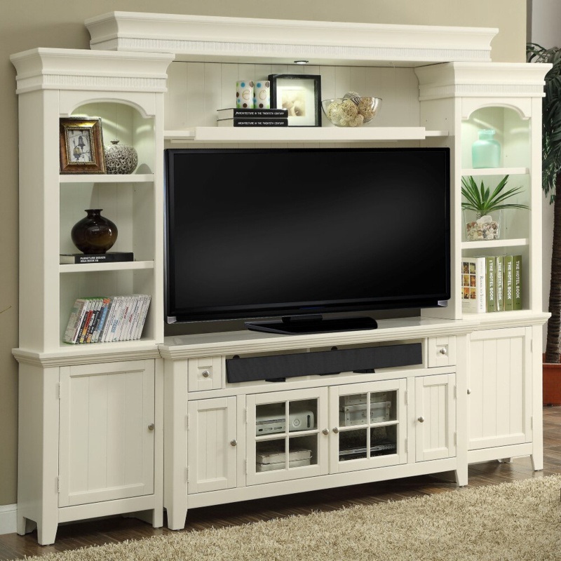Susana 102.5'' Media Center