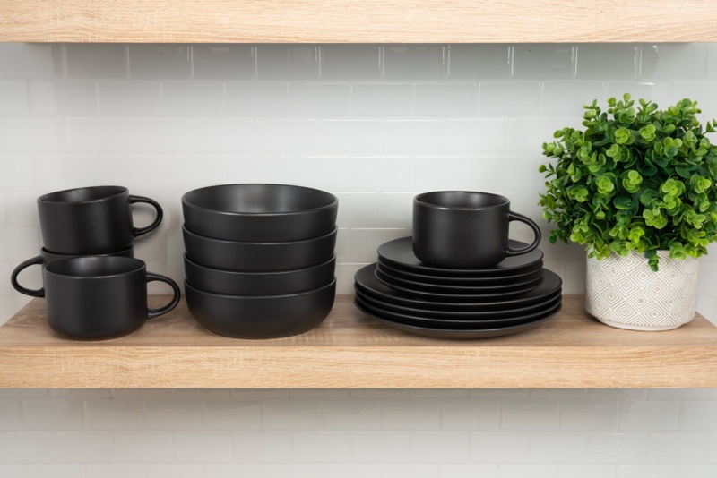 Ten Strawberry Street Wazee Matte Stoneware Dinnerware Set - Service for 4