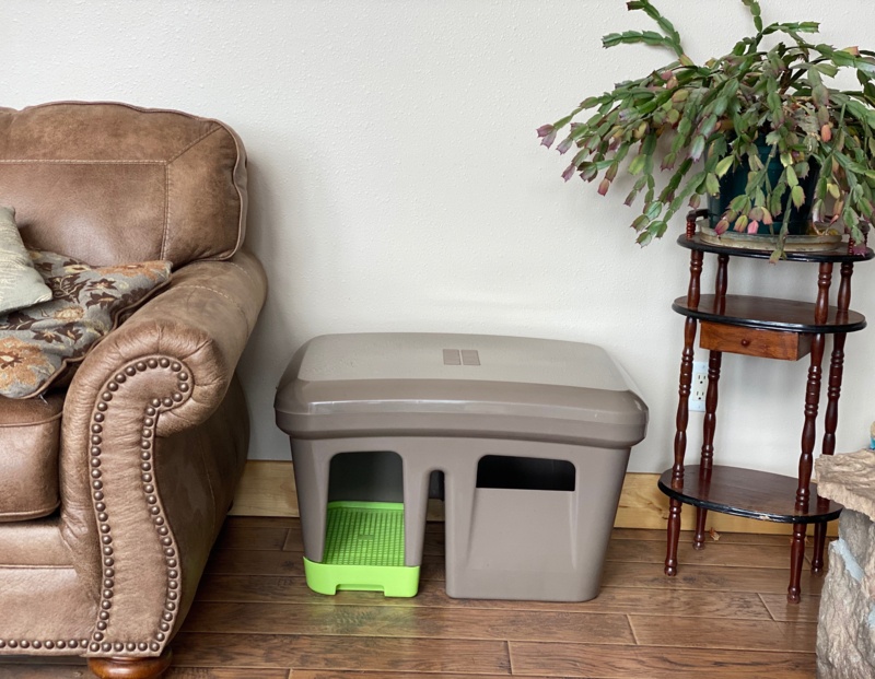 Tillis Plastic Enclosed Standard Litter Box