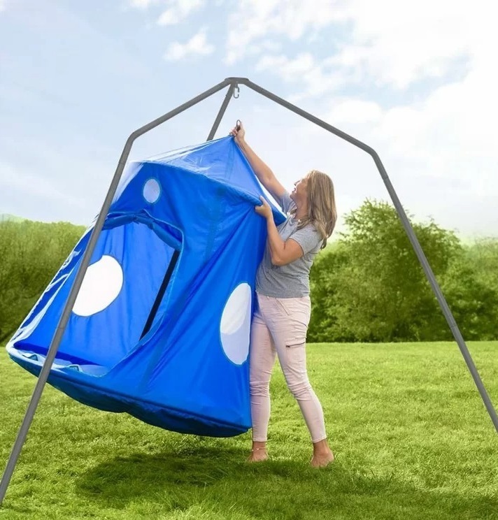 Ultra Lightweight, Fully Enclosed Chair